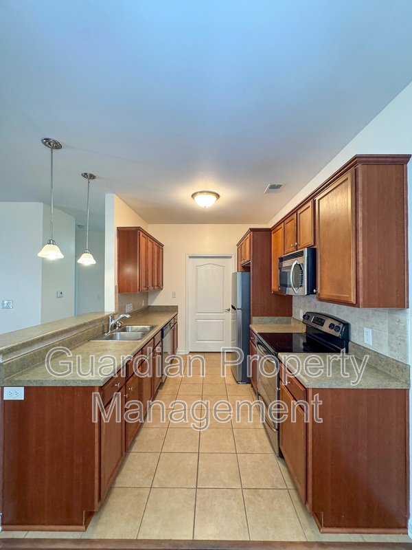 Charming 3 Bed 2 Bath Condo in Fayetteville property image
