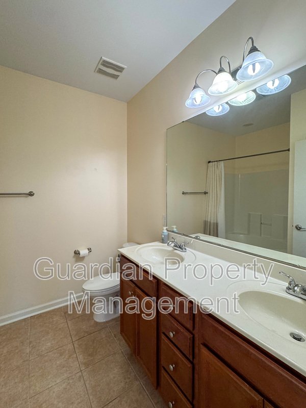 Charming 3 Bed 2 Bath Condo in Fayetteville property image