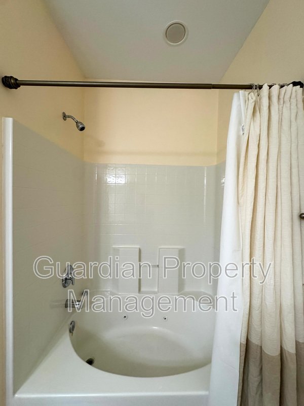 Charming 3 Bed 2 Bath Condo in Fayetteville property image