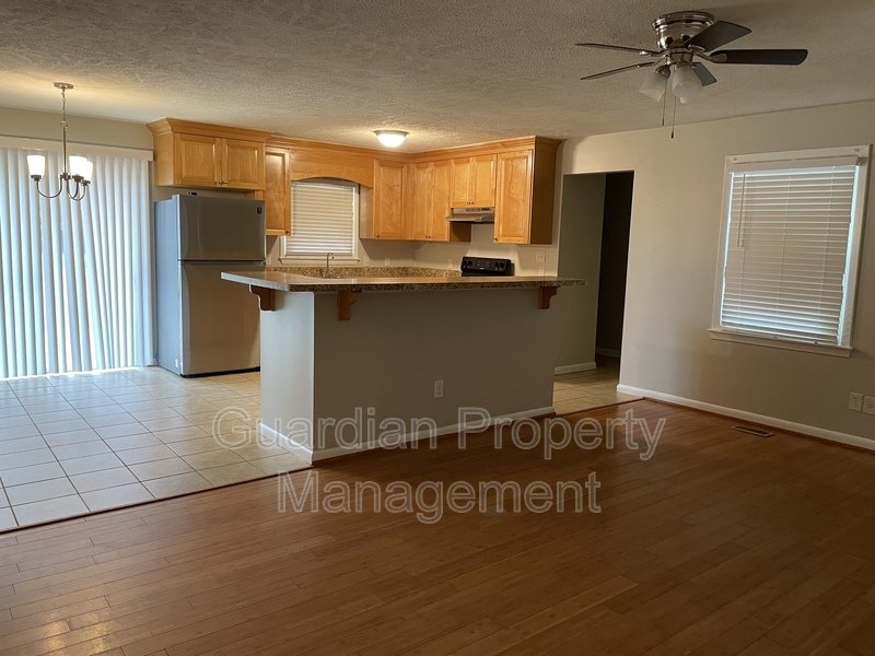 Cute 3 Bed 2 Bath with Fenced Yard property image