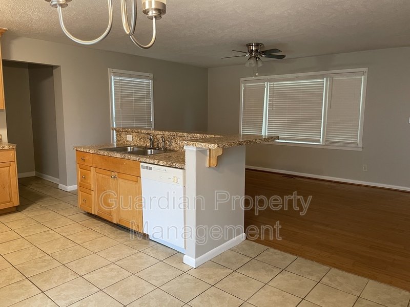 Cute 3 Bed 2 Bath with Fenced Yard property image