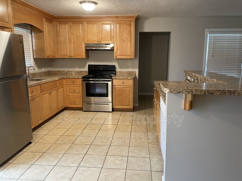 Cute 3 Bed 2 Bath with Fenced Yard property image