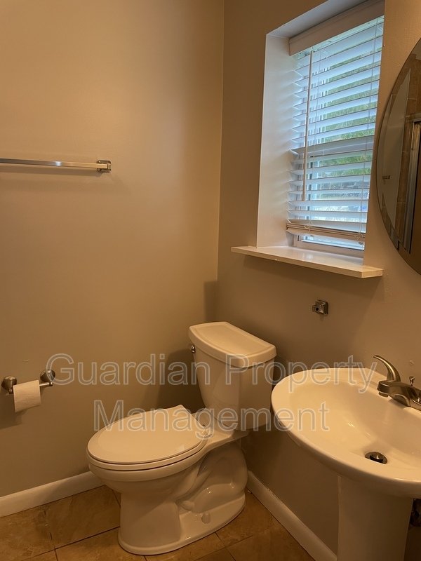 Cute 3 Bed 2 Bath with Fenced Yard property image