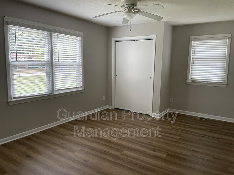 Cute 3 Bed 2 Bath with Fenced Yard property image