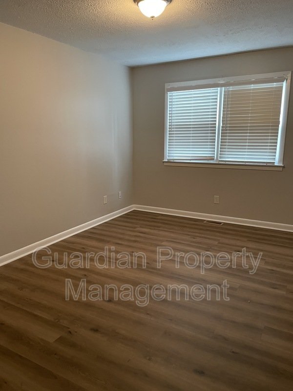 Cute 3 Bed 2 Bath with Fenced Yard property image