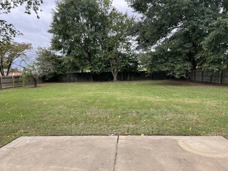 Cute 3 Bed 2 Bath with Fenced Yard property image