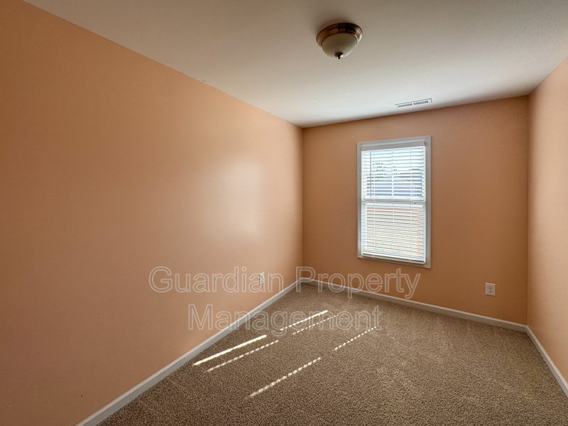 Spacious 4 Bed 2.5 Bath Home with Flex Rooms property image