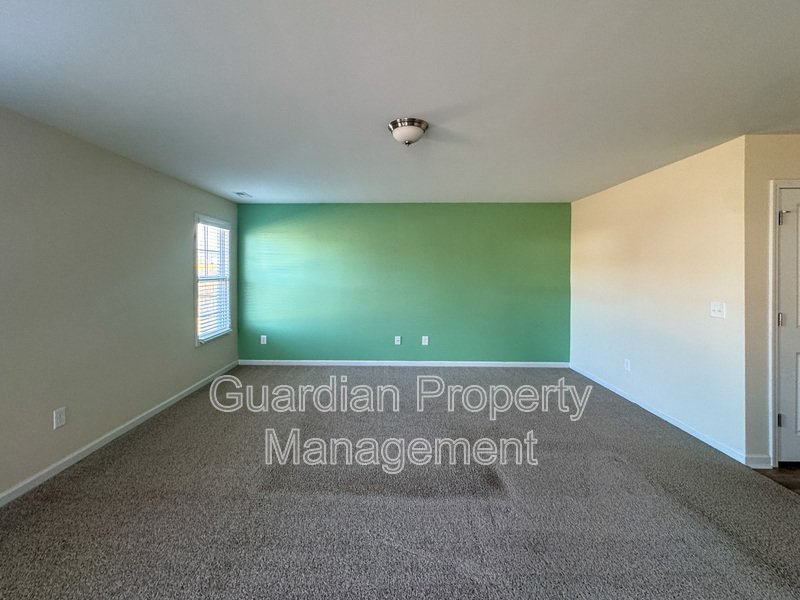 Spacious 4 Bed 2.5 Bath Home with Flex Rooms property image