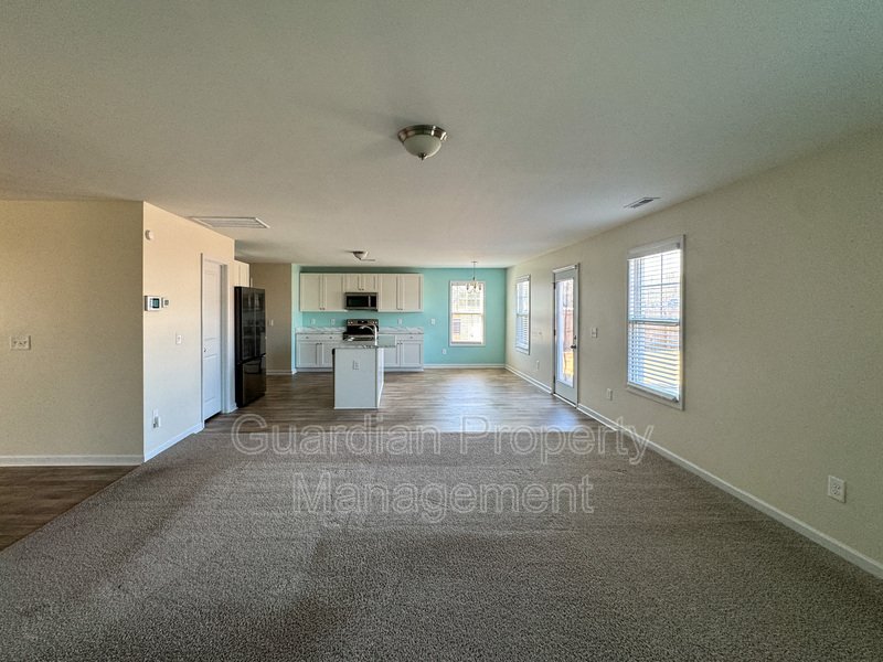 Spacious 4 Bed 2.5 Bath Home with Flex Rooms property image