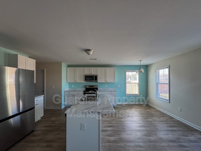 Spacious 4 Bed 2.5 Bath Home with Flex Rooms property image