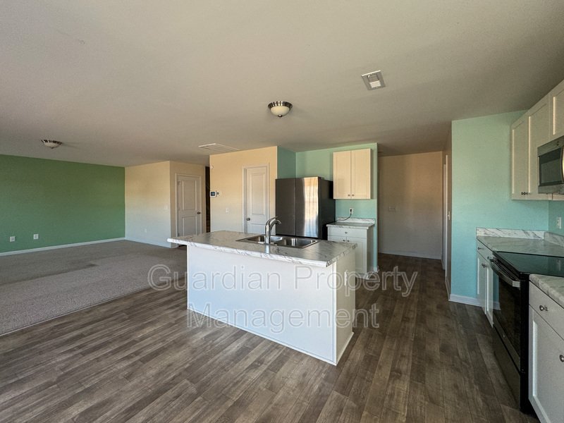 Spacious 4 Bed 2.5 Bath Home with Flex Rooms property image