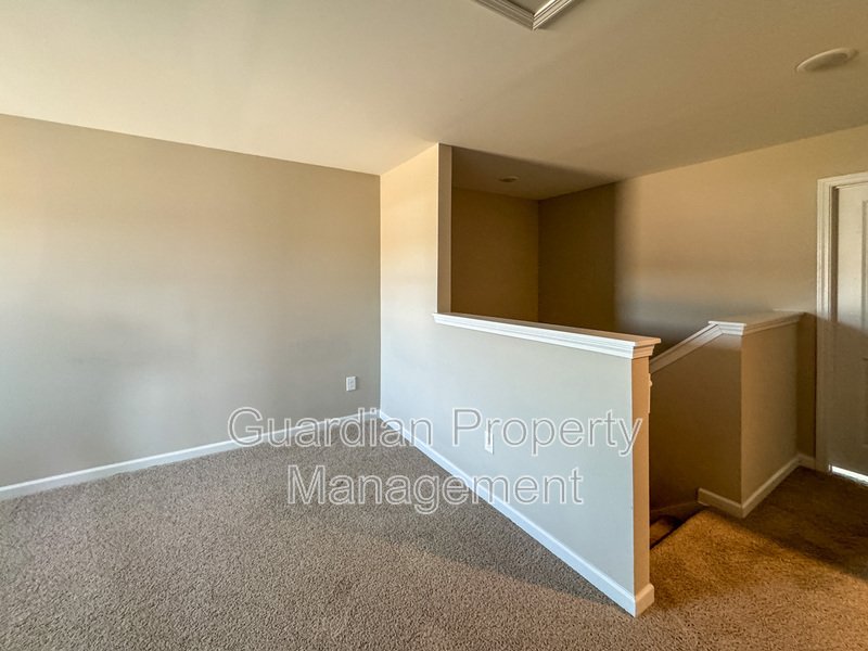 Spacious 4 Bed 2.5 Bath Home with Flex Rooms property image