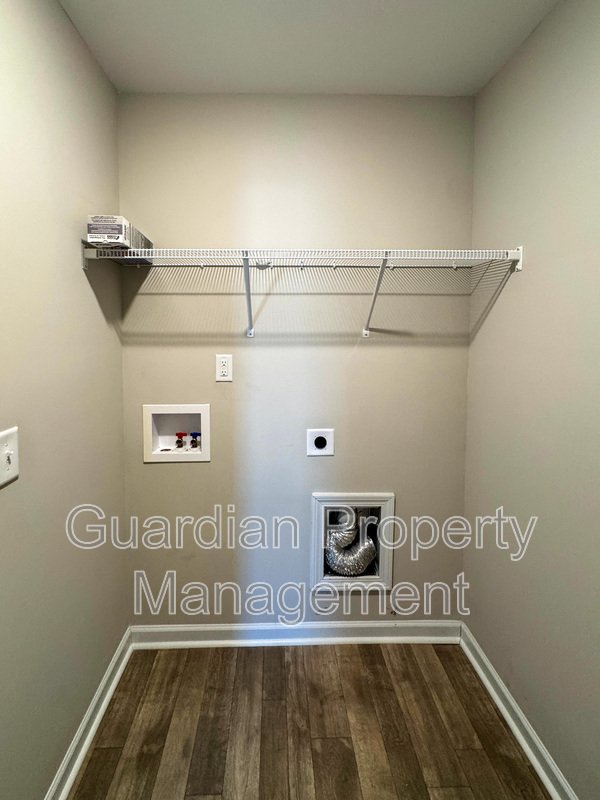 Spacious 4 Bed 2.5 Bath Home with Flex Rooms property image