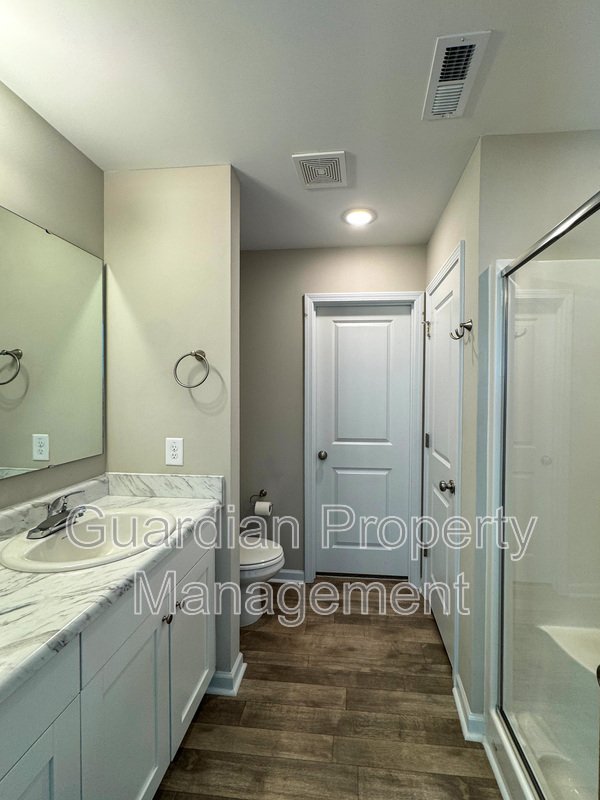 Spacious 4 Bed 2.5 Bath Home with Flex Rooms property image