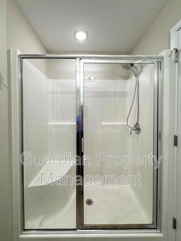 Spacious 4 Bed 2.5 Bath Home with Flex Rooms property image