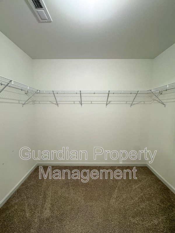 Spacious 4 Bed 2.5 Bath Home with Flex Rooms property image