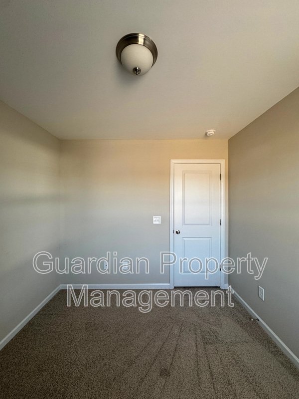 Spacious 4 Bed 2.5 Bath Home with Flex Rooms property image