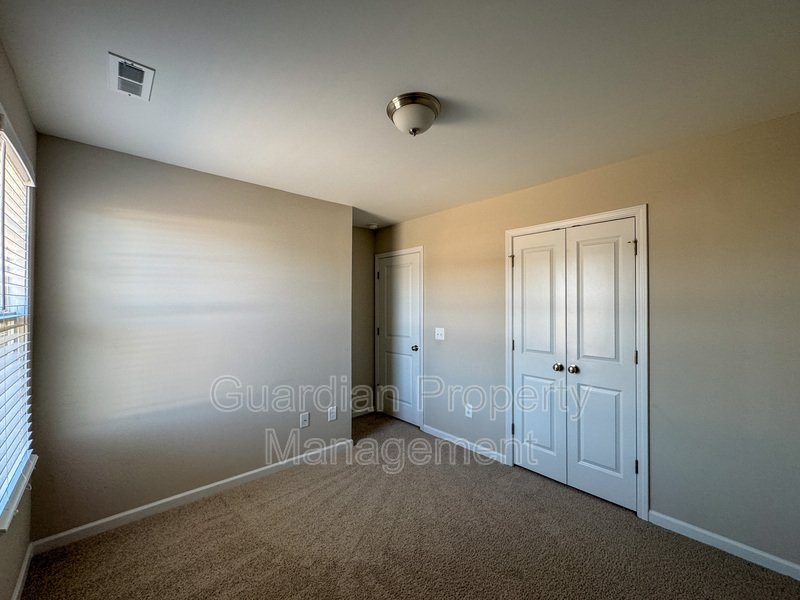 Spacious 4 Bed 2.5 Bath Home with Flex Rooms property image