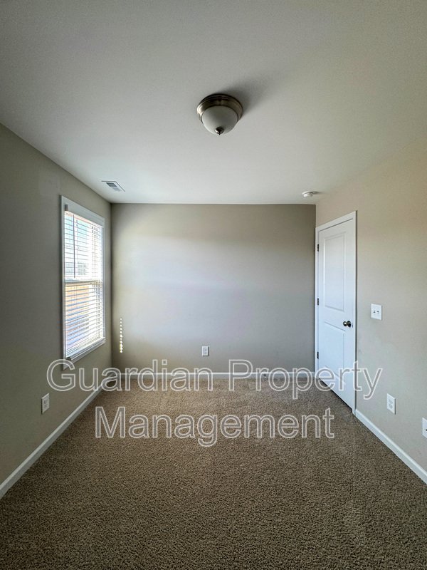 Spacious 4 Bed 2.5 Bath Home with Flex Rooms property image