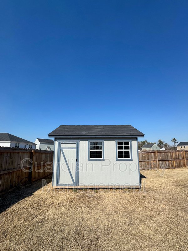 Spacious 4 Bed 2.5 Bath Home with Flex Rooms property image