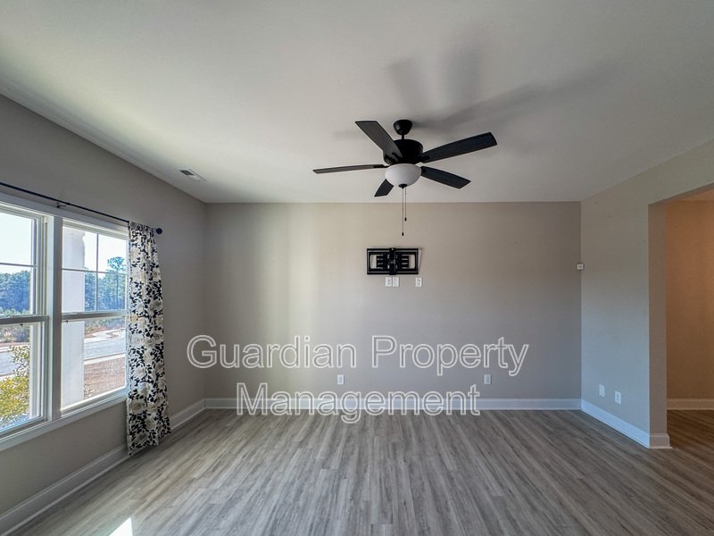 Beautiful 4 Bed 3 Bath Home with Bonus Room property image