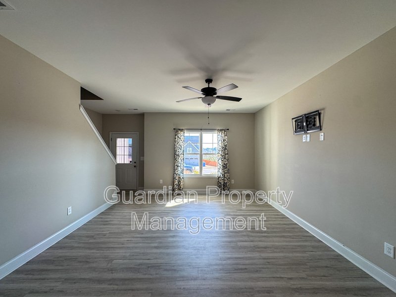 Beautiful 4 Bed 3 Bath Home with Bonus Room property image