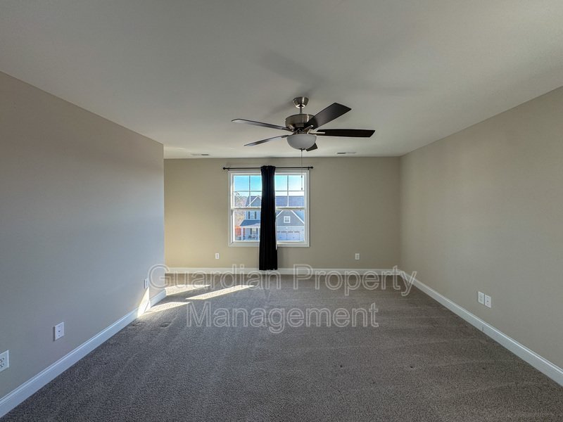 Beautiful 4 Bed 3 Bath Home with Bonus Room property image