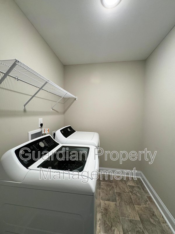 Beautiful 4 Bed 3 Bath Home with Bonus Room property image