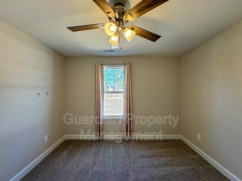 Beautiful 4 Bed 3 Bath Home with Bonus Room property image