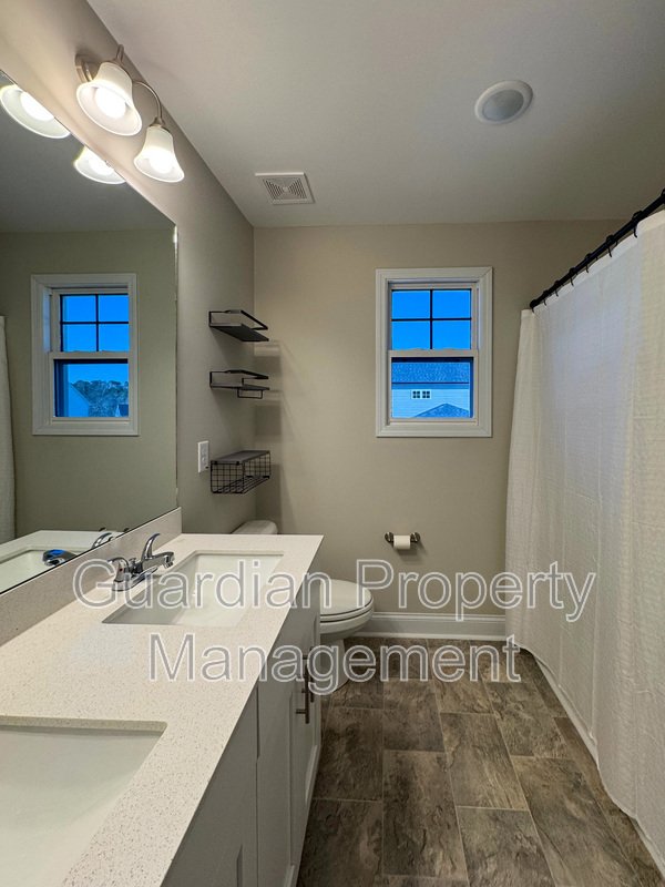 Beautiful 4 Bed 3 Bath Home with Bonus Room property image