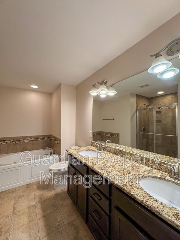 Lovely 3 Bed 2.5 Bath Townhome with Community Amenities property image