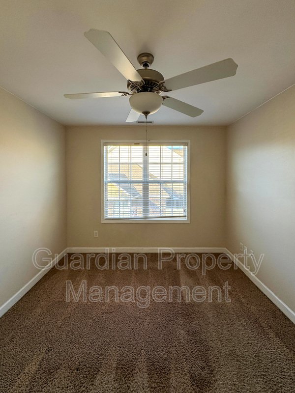 Lovely 3 Bed 2.5 Bath Townhome with Community Amenities property image