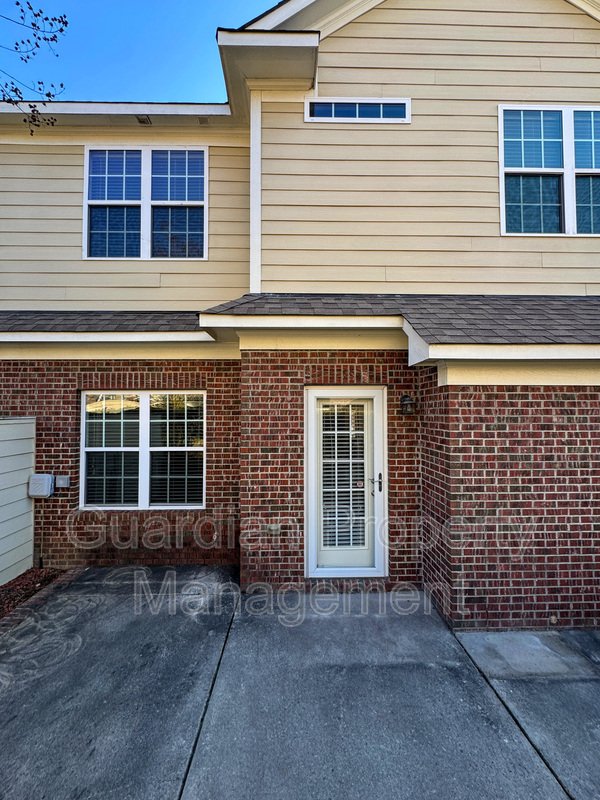 Lovely 3 Bed 2.5 Bath Townhome with Community Amenities property image