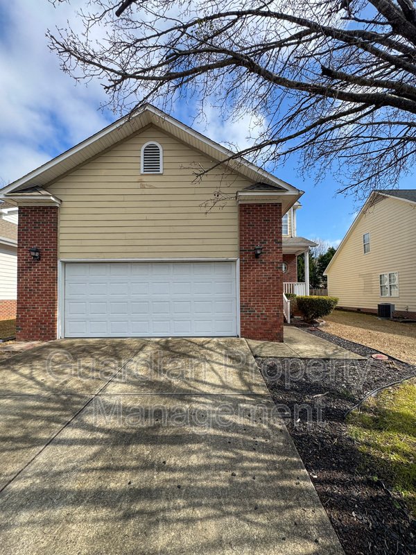 Charming 3 Bed 2.5 Bath Home in Gated Community property image