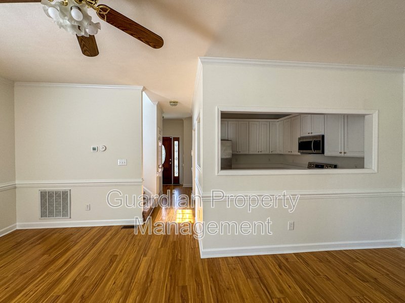 Charming 3 Bed 2.5 Bath Home in Gated Community property image