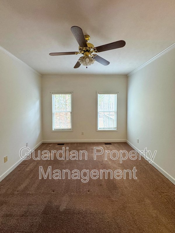 Charming 3 Bed 2.5 Bath Home in Gated Community property image