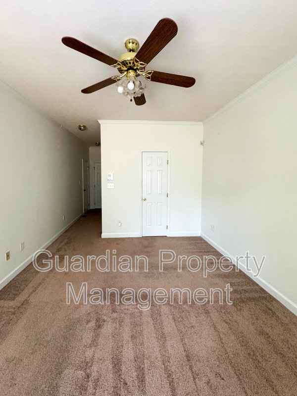 Charming 3 Bed 2.5 Bath Home in Gated Community property image