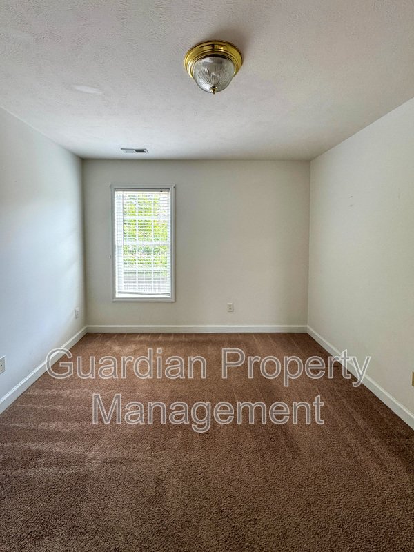 Charming 3 Bed 2.5 Bath Home in Gated Community property image