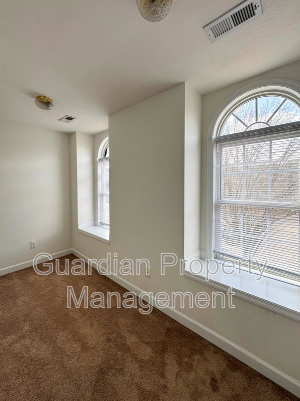 Charming 3 Bed 2.5 Bath Home in Gated Community property image