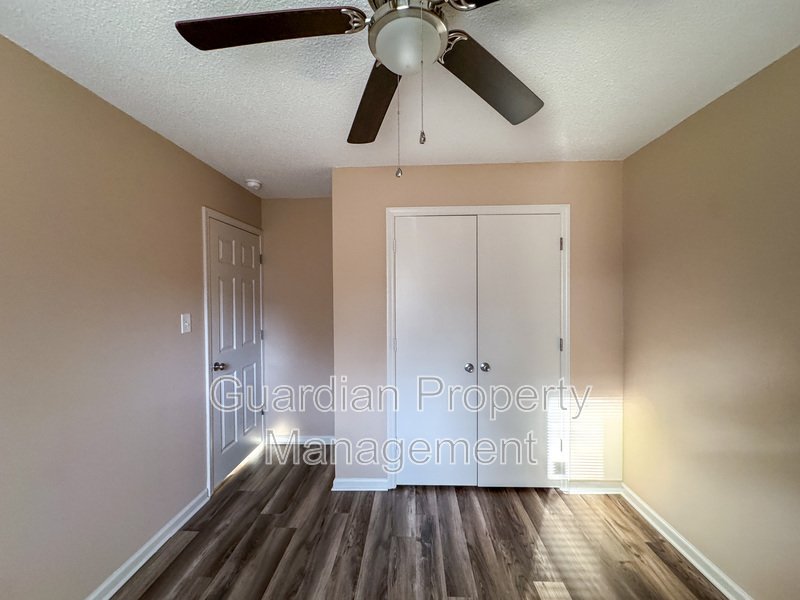 Charming 3 Bed 1.5 bath in College Lakes property image