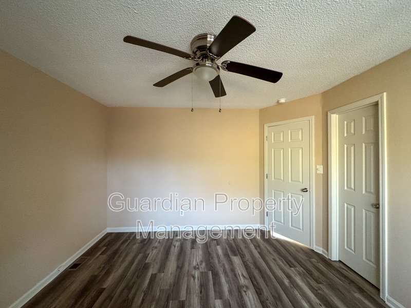 Charming 3 Bed 1.5 bath in College Lakes property image