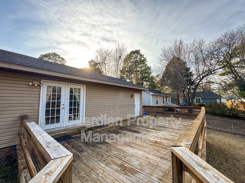 Charming 3 Bed 1.5 bath in College Lakes property image