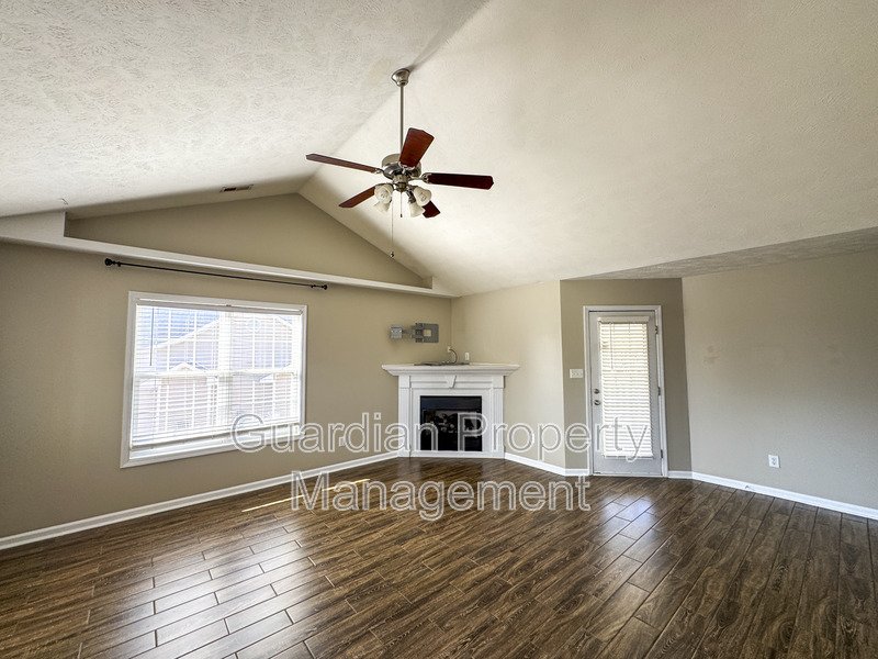 Lovely 3 Bed 2 Bath Home with Bonus Room property image