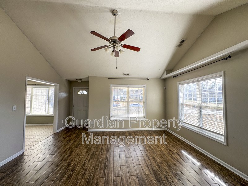 Lovely 3 Bed 2 Bath Home with Bonus Room property image