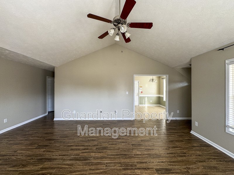 Lovely 3 Bed 2 Bath Home with Bonus Room property image