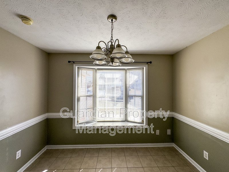 Lovely 3 Bed 2 Bath Home with Bonus Room property image