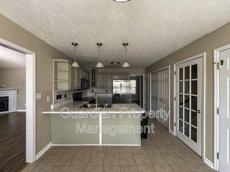 Lovely 3 Bed 2 Bath Home with Bonus Room property image