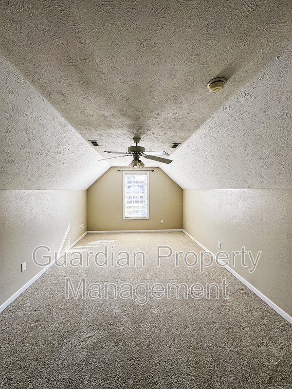 Lovely 3 Bed 2 Bath Home with Bonus Room property image