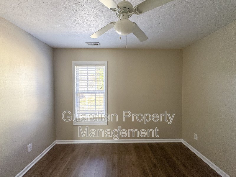 Lovely 3 Bed 2 Bath Home with Bonus Room property image