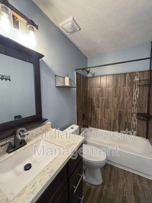 Lovely 3 Bed 2 Bath Home with Bonus Room property image